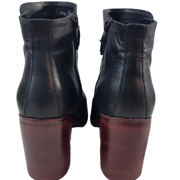 Korks Woman's size 8M leather upper 3/4 platform mertle bootie - Picture 11 of 14